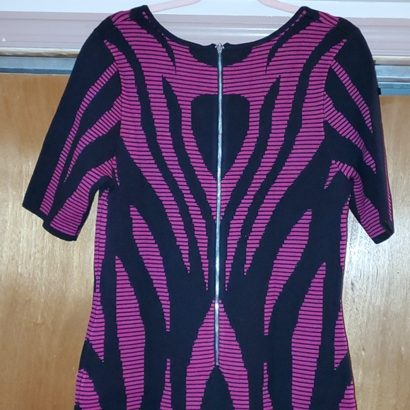 Ashley Stewart's short sleeves weather dress - Picture 3 of 8